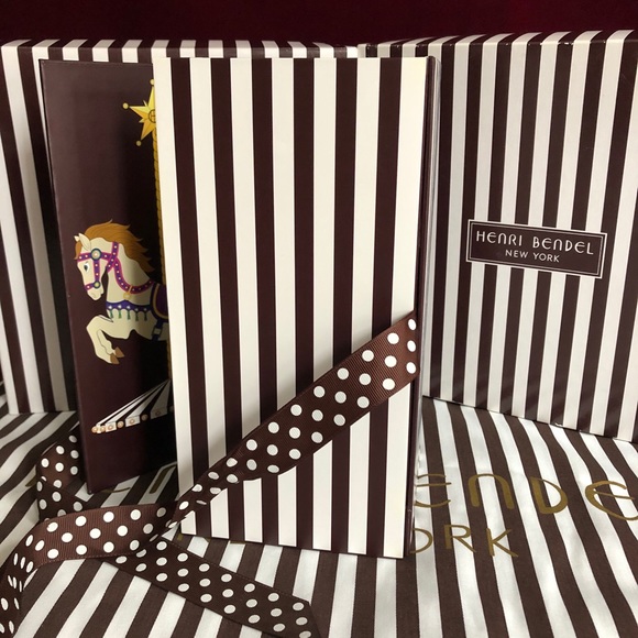 Henri Bendel 2013 Carousel Couture Snowglobe - Picture 10 of 10